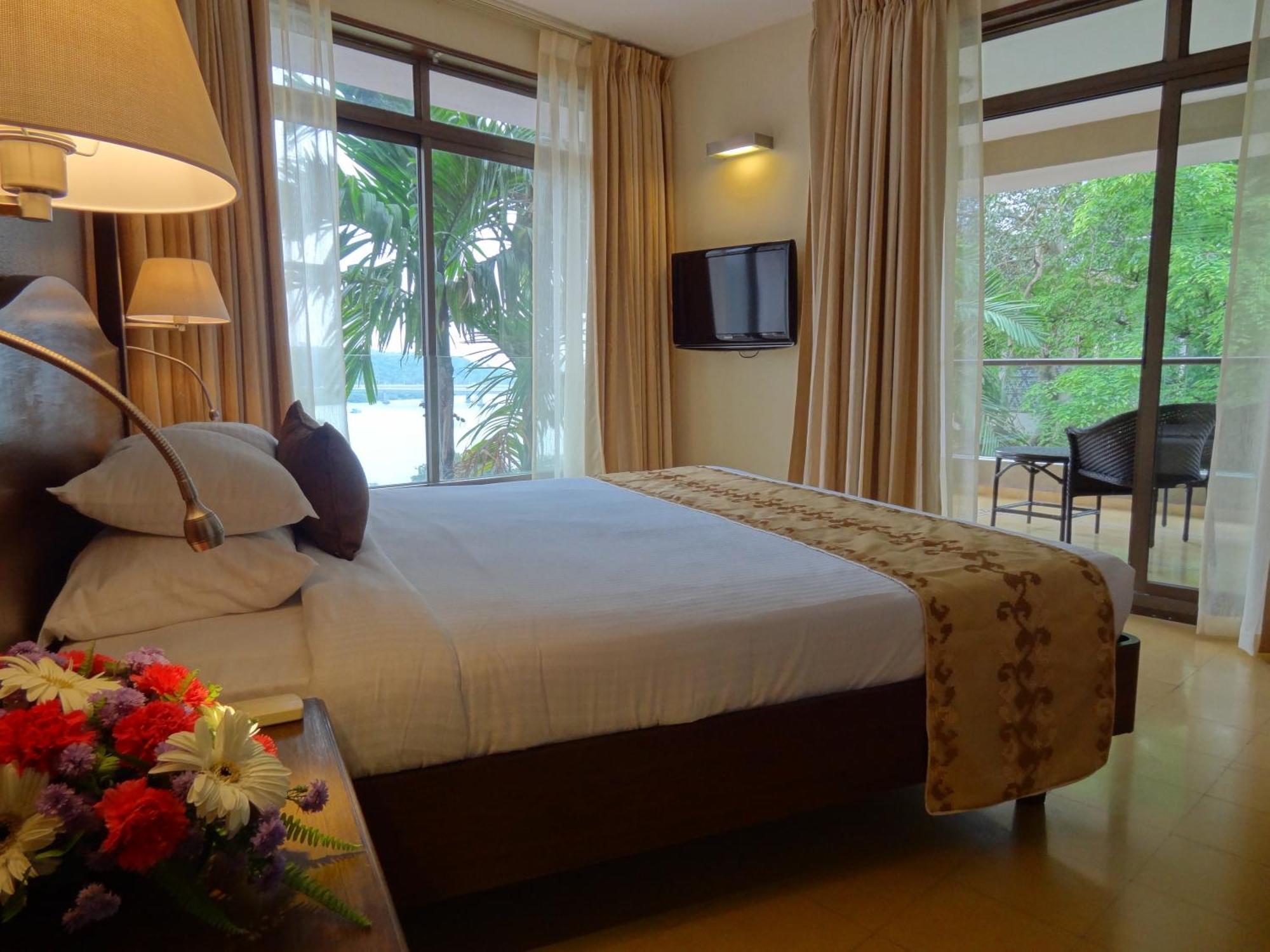 The Crown Goa Hotel Panaji Luaran gambar